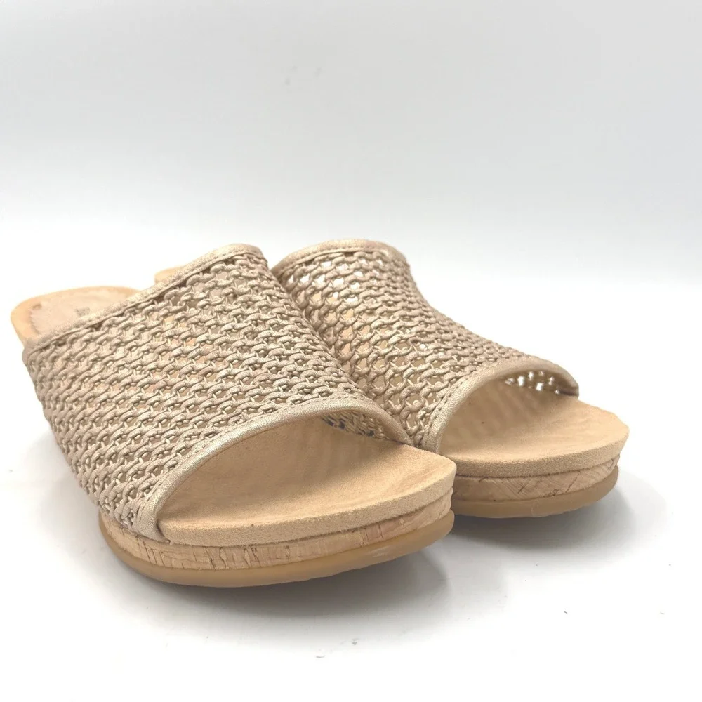 Baretraps Flossey Mary Jane Clogs Womens 9M Gold Perforated Platform Heels